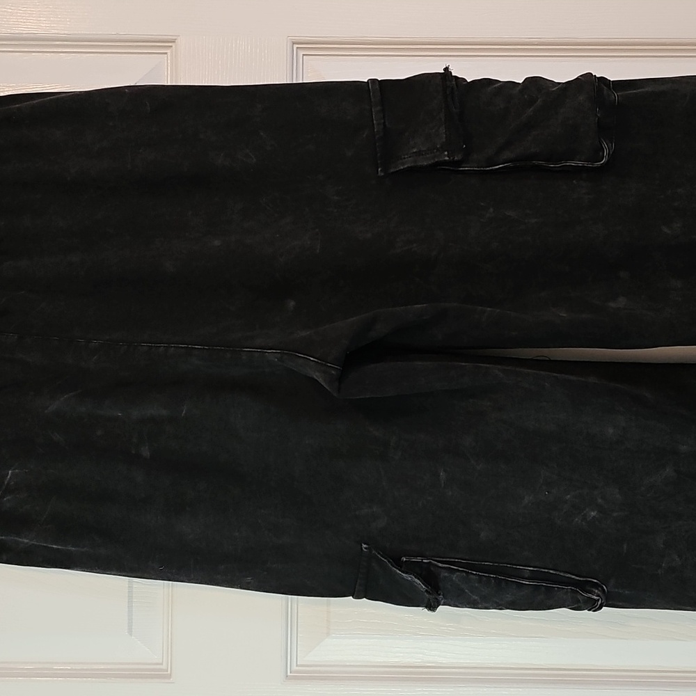 Ces Femme Black/Dark Gray Mineral Wash Wide Leg Cargo Pants, Size Large 10/12 - Picture 16 of 16